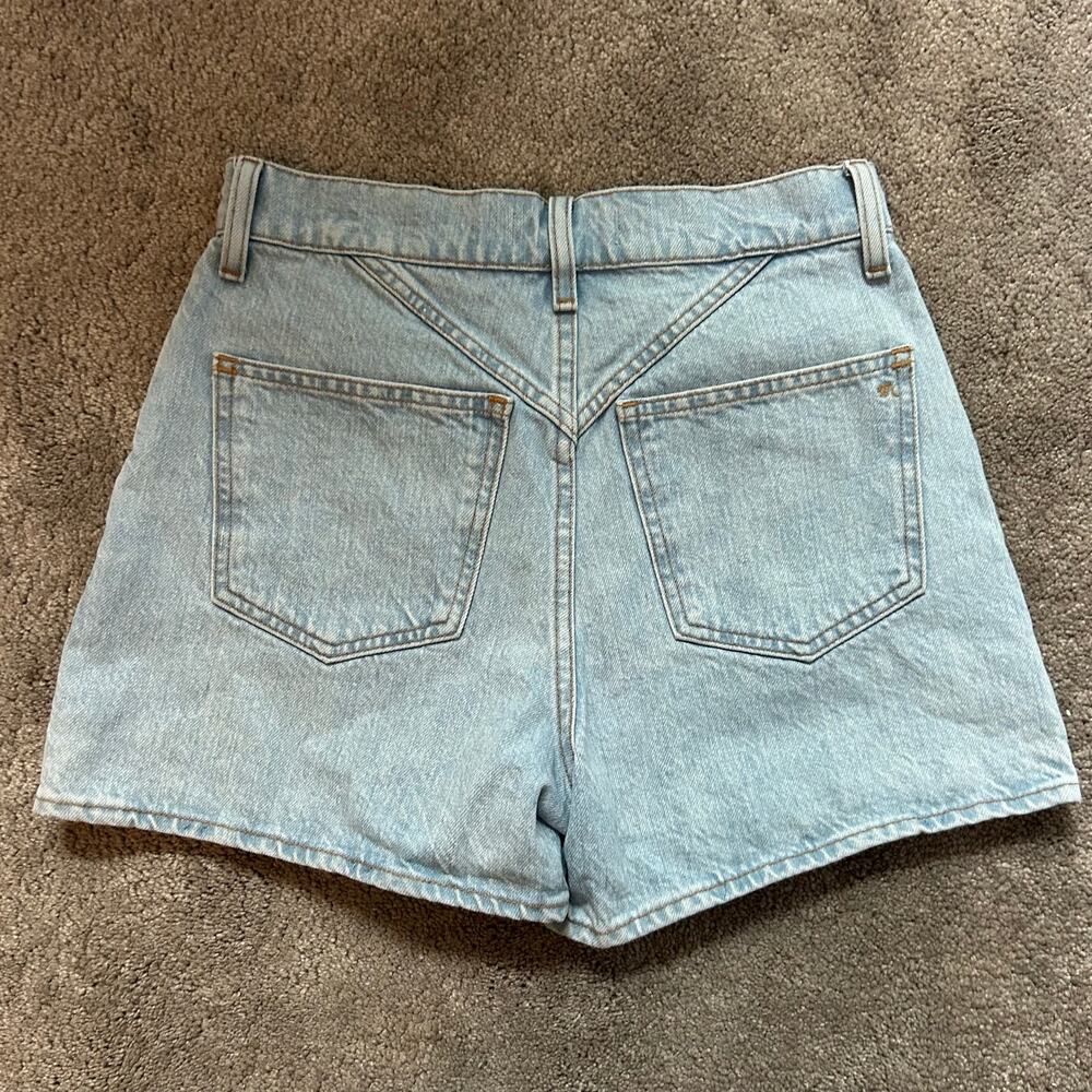 Madewell High Rise Mom Jean Shorts Retro Denim Flattering Modest Light Wash 25 - Picture 3 of 6